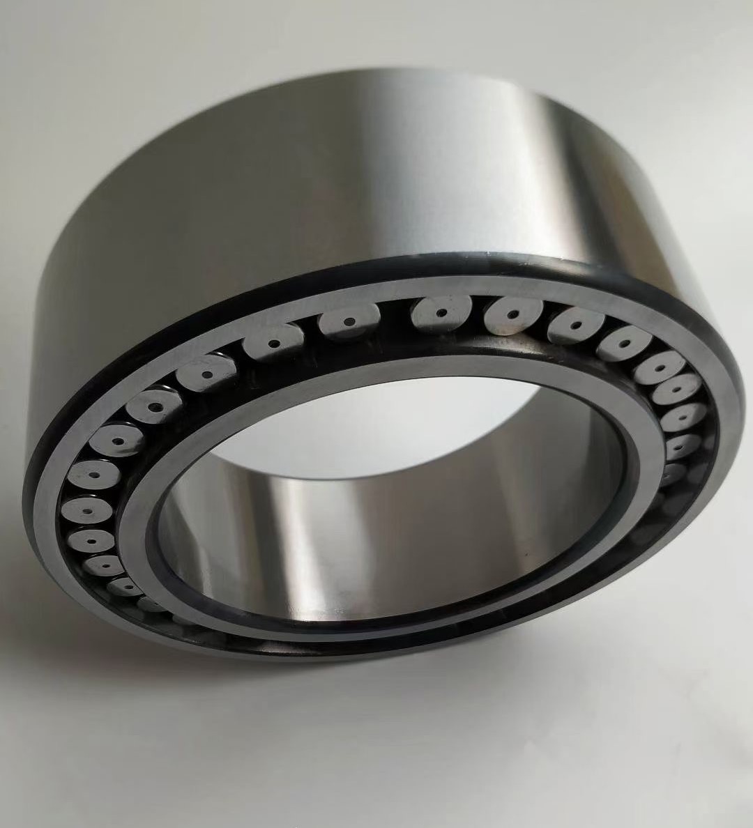 圓柱滾子軸承.jpg 圓柱滾子軸承.jpg